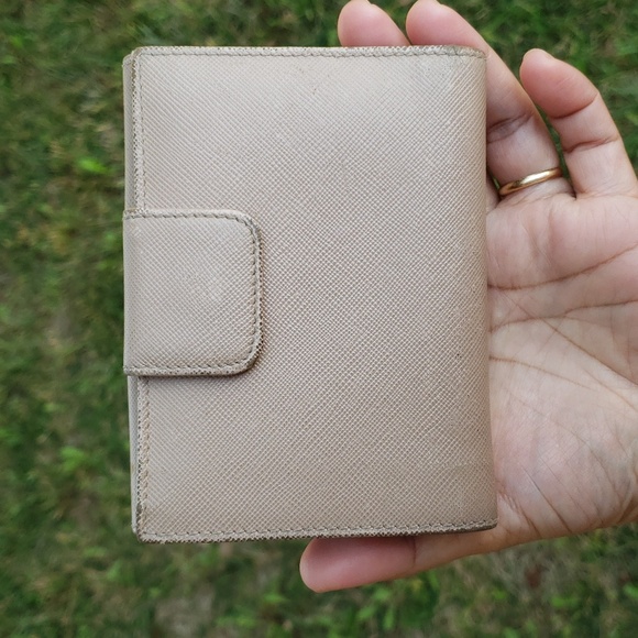 Prada Saffiano Leather Metal in Cipria Compact Wallet - Picture 3 of 17